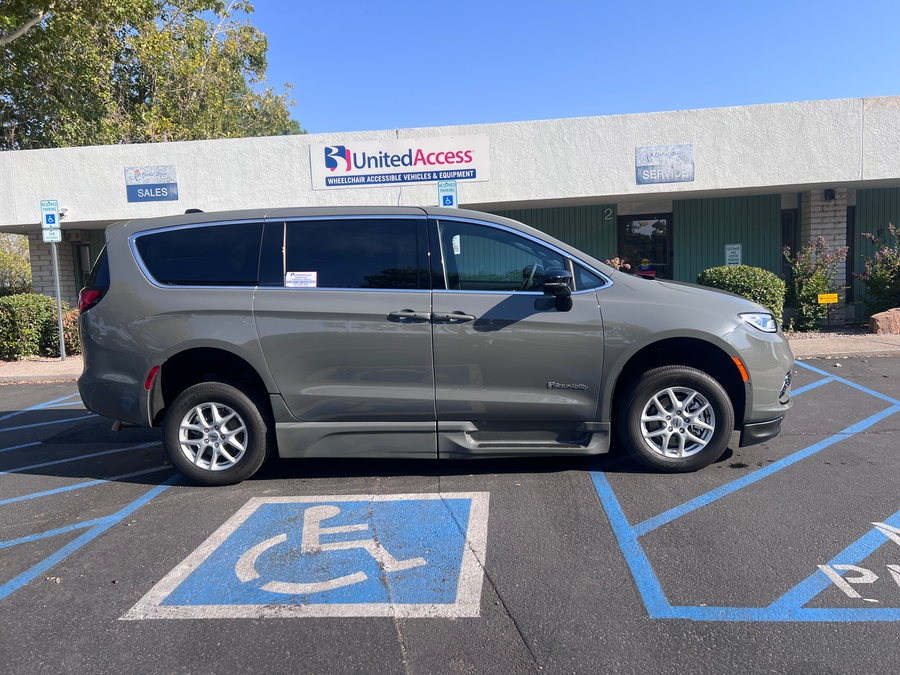Used 2025 Chrysler Pacifica Select Safety - BraunAbility Side Entry Fold Out Automatic Ramp