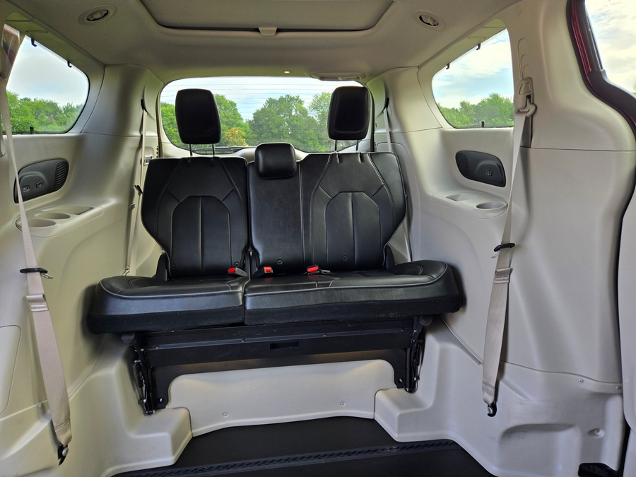Used 2018 Chrysler Pacifica Limited - BraunAbility Side Entry Entry In Floor Automatic Ramp