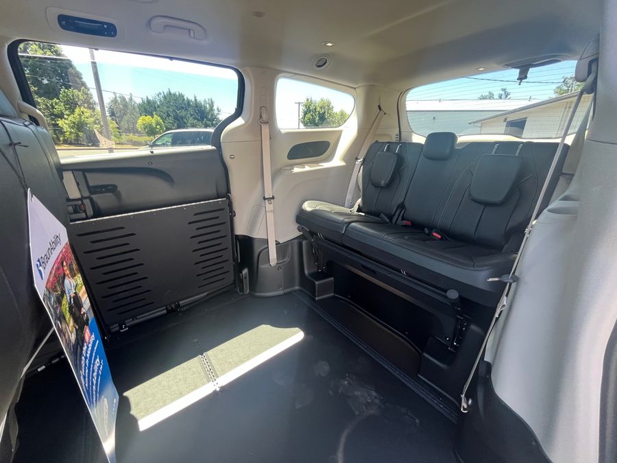 Used 2024 Chrysler Pacifica Touring L - BraunAbility Side Entry Entry Fold Out Automatic Ramp