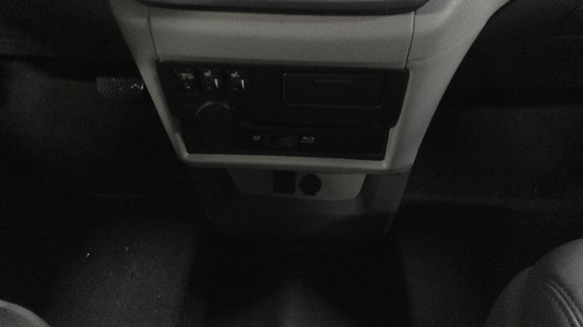 2015 TOYOTA SIENNA - Image 16