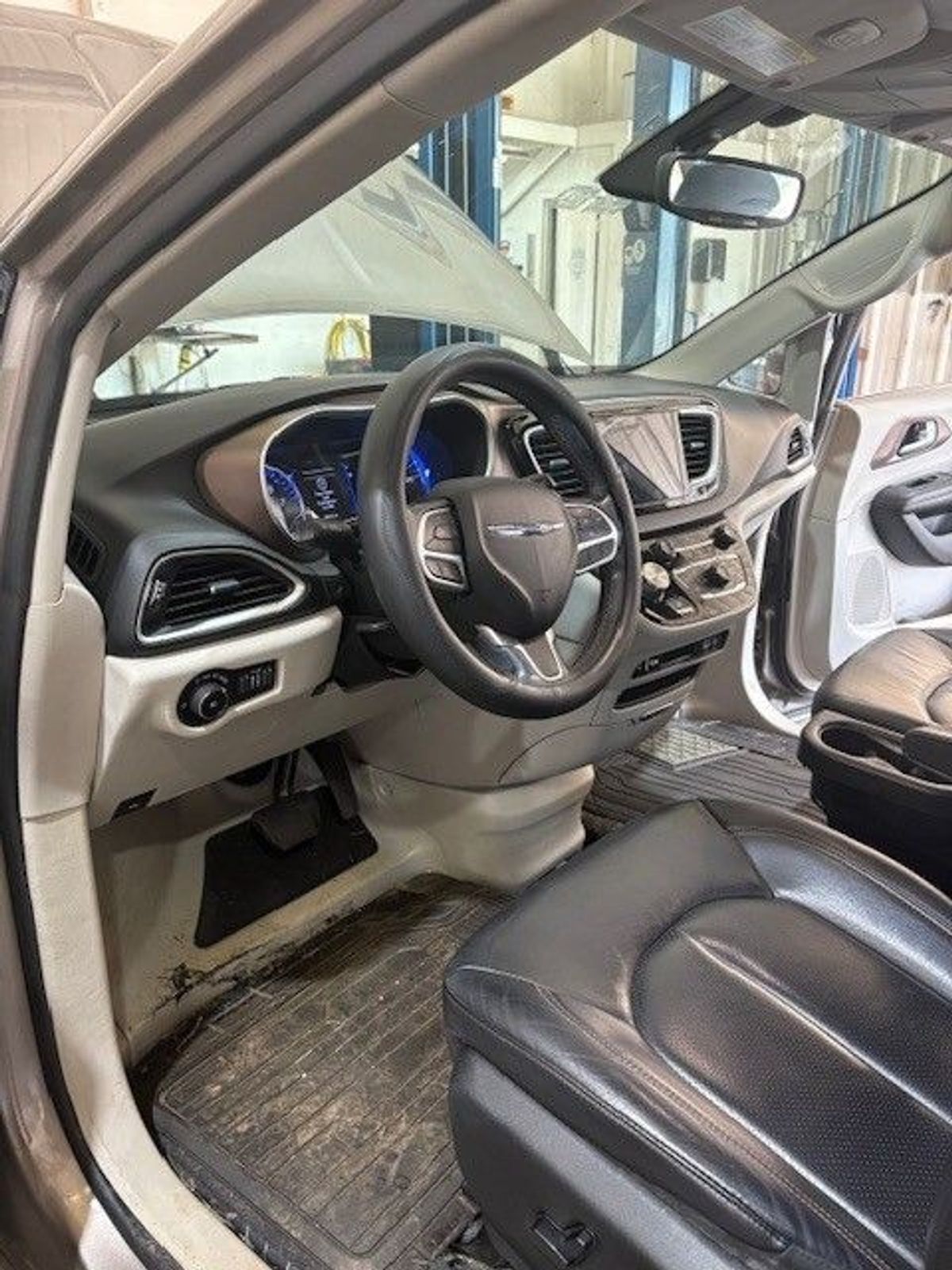 2018 CHRYSLER PACIFICA - Image 13