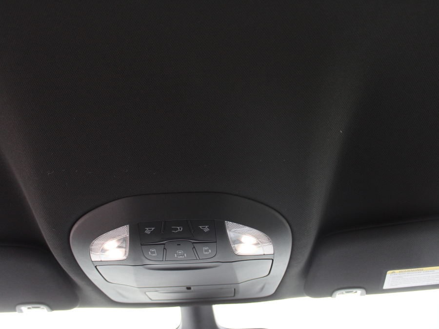 Black Chrysler Voyager image number 9