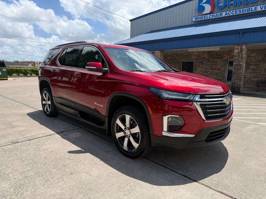 Used 2023 Chevrolet Traverse 3LT - BraunAbility Side Entry In Floor Automatic Ramp