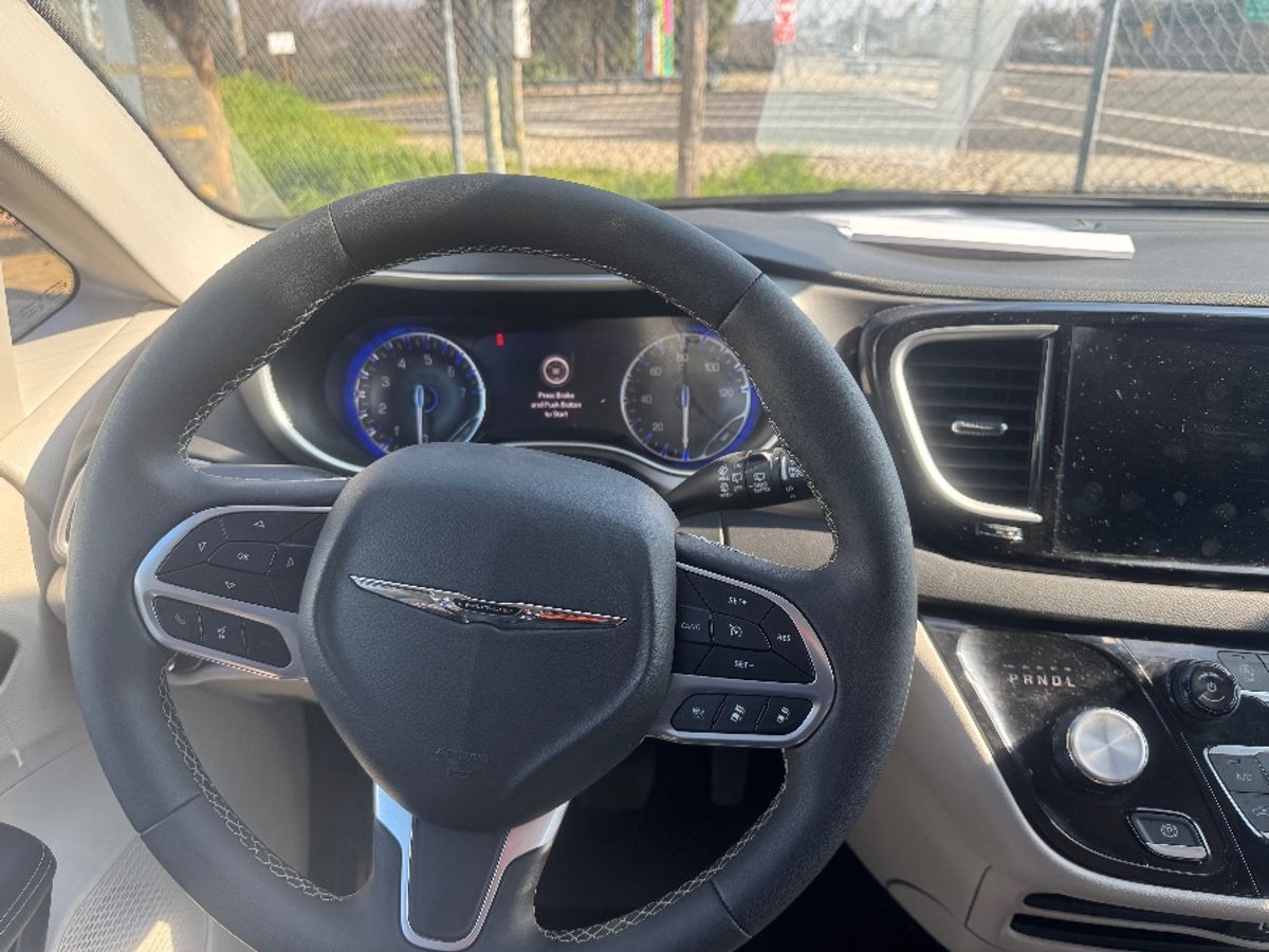 2024 CHRYSLER PACIFICA - Image 8