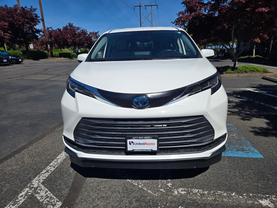 Used 2021 Toyota Sienna Hybrid LE AWD - Vantage Mobility Commercial Side Entry In Floor Manual Ramp