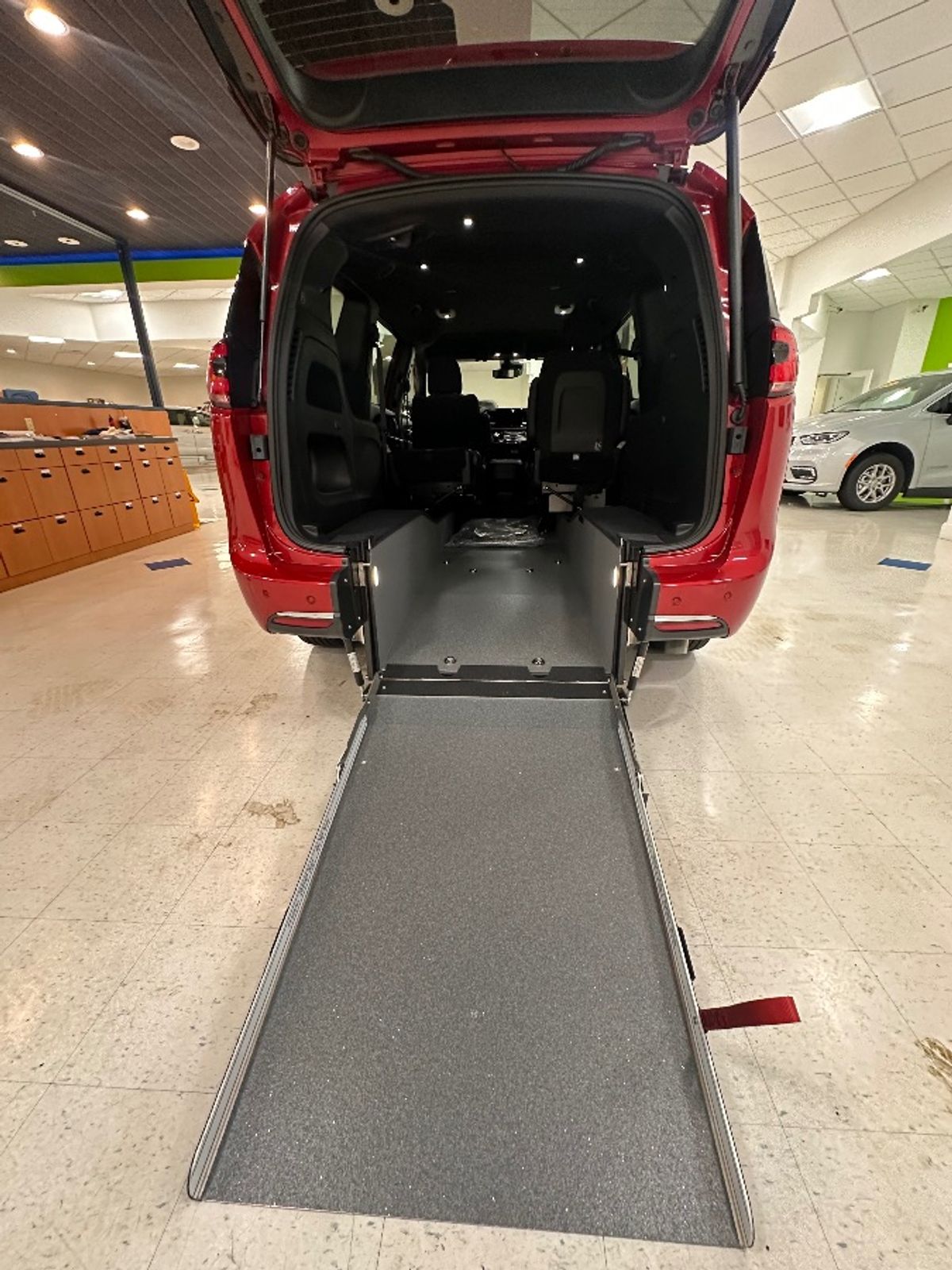 2024 CHRYSLER PACIFICA - Image 8