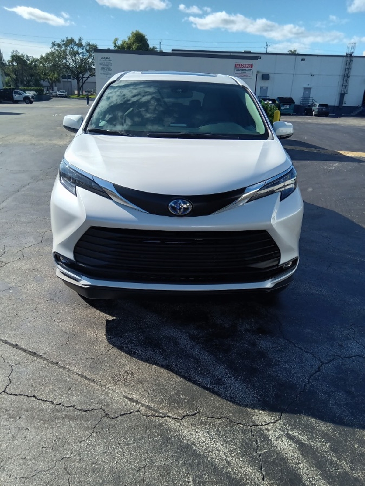 2025 TOYOTA SIENNA - Image 8