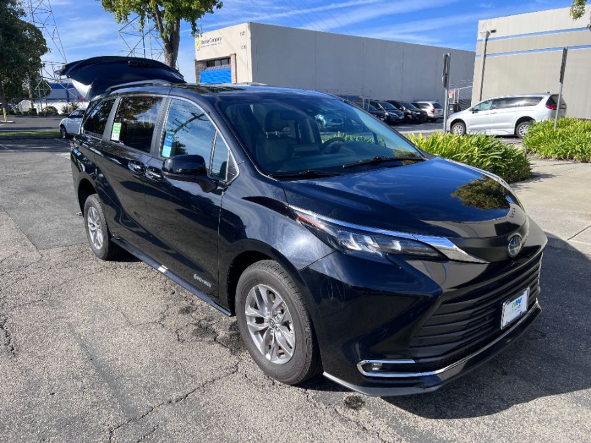 2024 TOYOTA SIENNA - Image 5