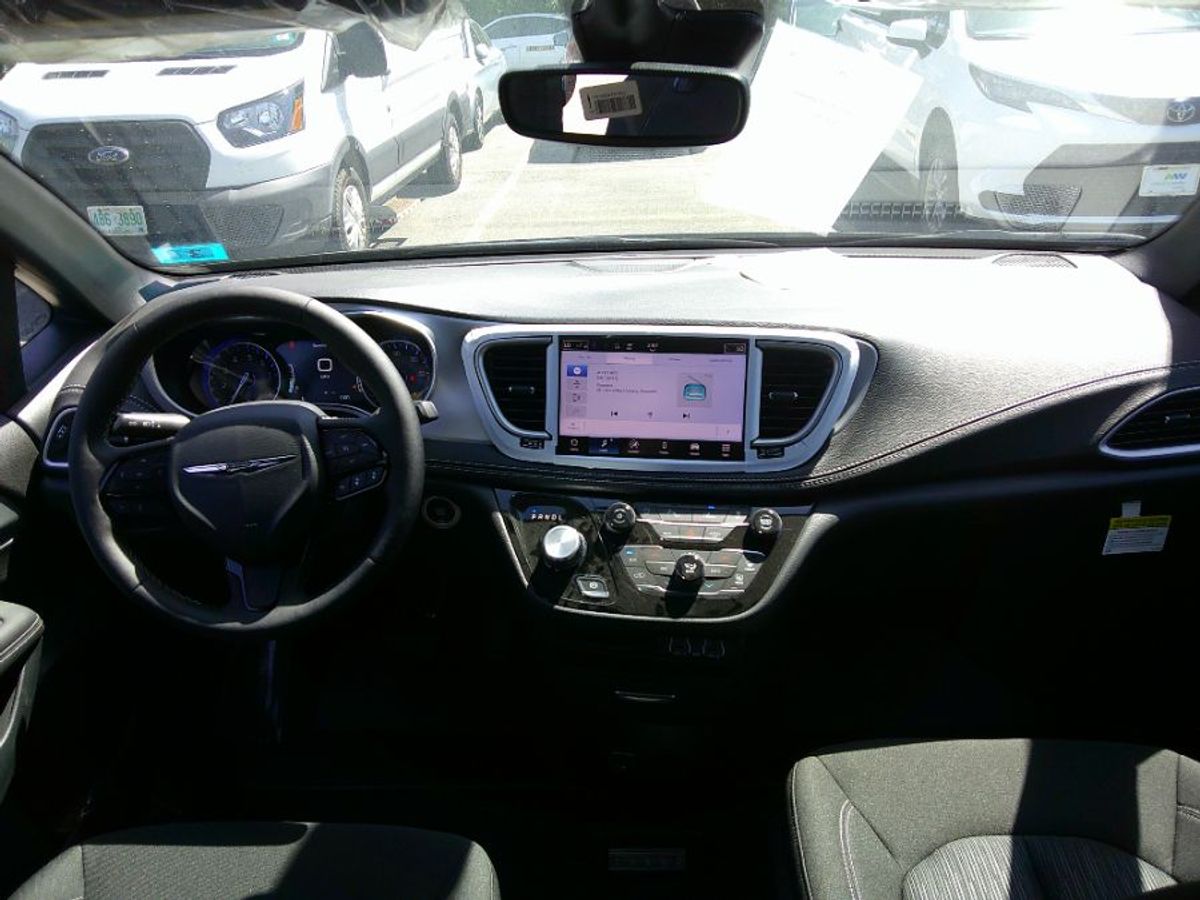 Chrysler Pacifica gris imagen numero 12