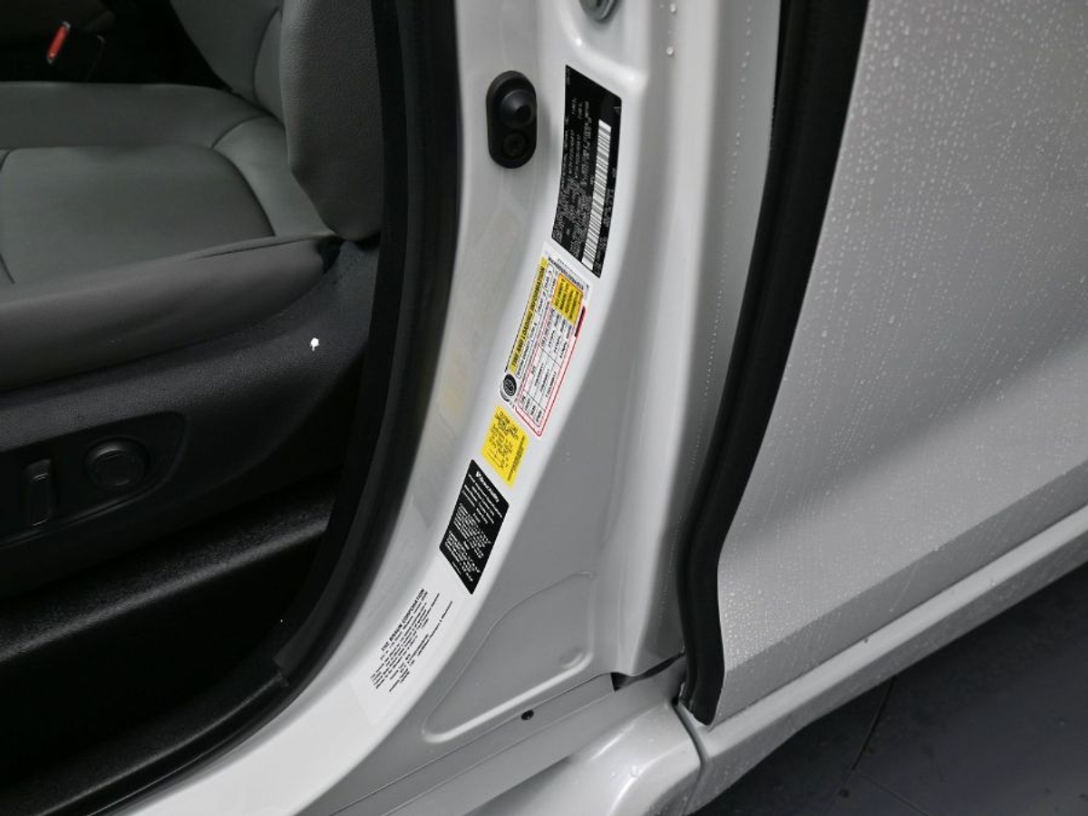 2025 TOYOTA SIENNA - Image 16