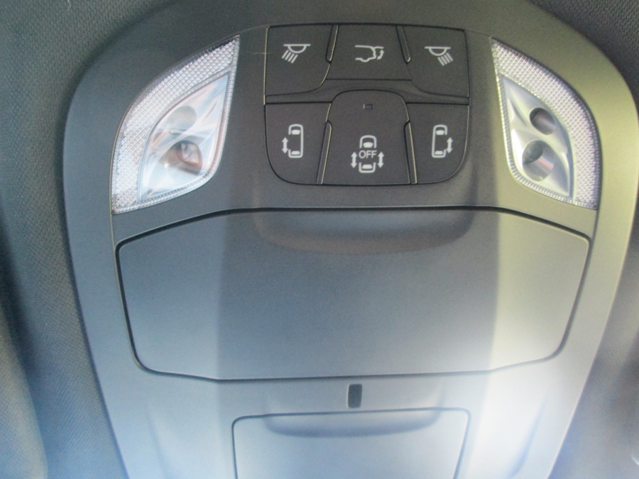 Blue Chrysler Pacifica image number 8