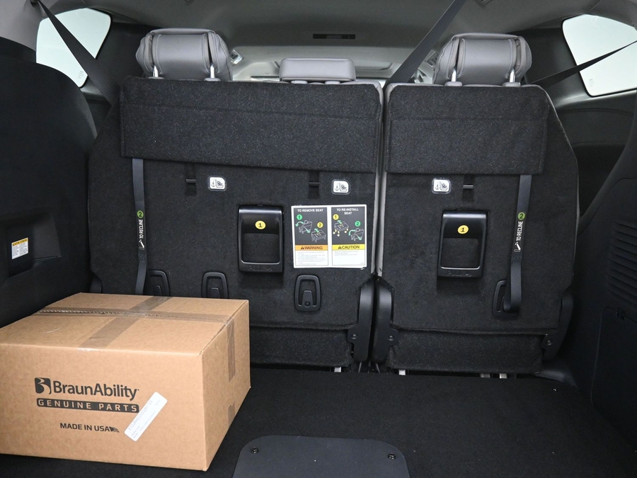 New 2025 Toyota Sienna Hybrid XLE Plus - BraunAbility Side Entry Entry Fold Out Automatic Ramp