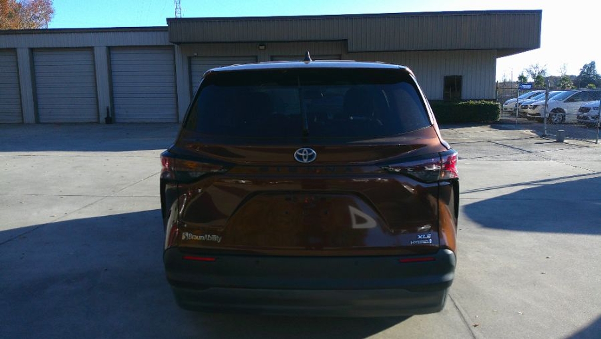 2023 TOYOTA SIENNA - Image 6
