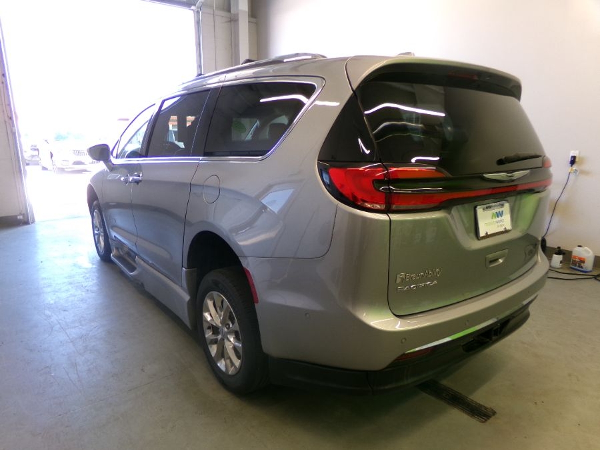 2021 CHRYSLER PACIFICA - Image 13