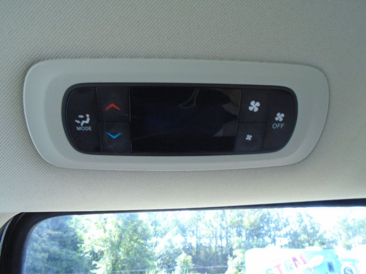 2023 CHRYSLER VOYAGER - Image 10