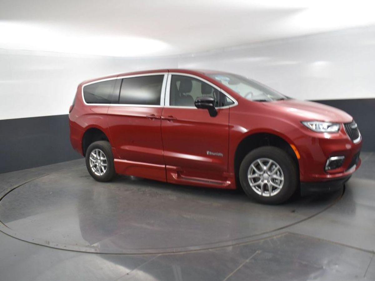 2025 CHRYSLER PACIFICA - Image 18