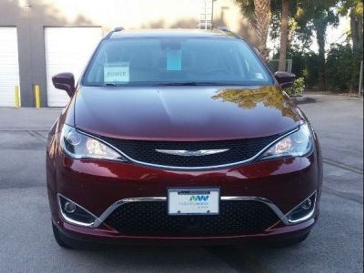 Red Chrysler Pacifica image number 11