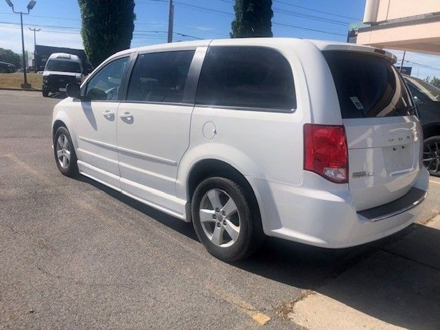Used 2013 Dodge Grand Caravan SE - BraunAbility Side Entry Entry Fold Out Manual Ramp