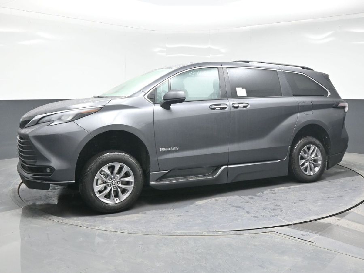 2025 TOYOTA SIENNA - Image 3