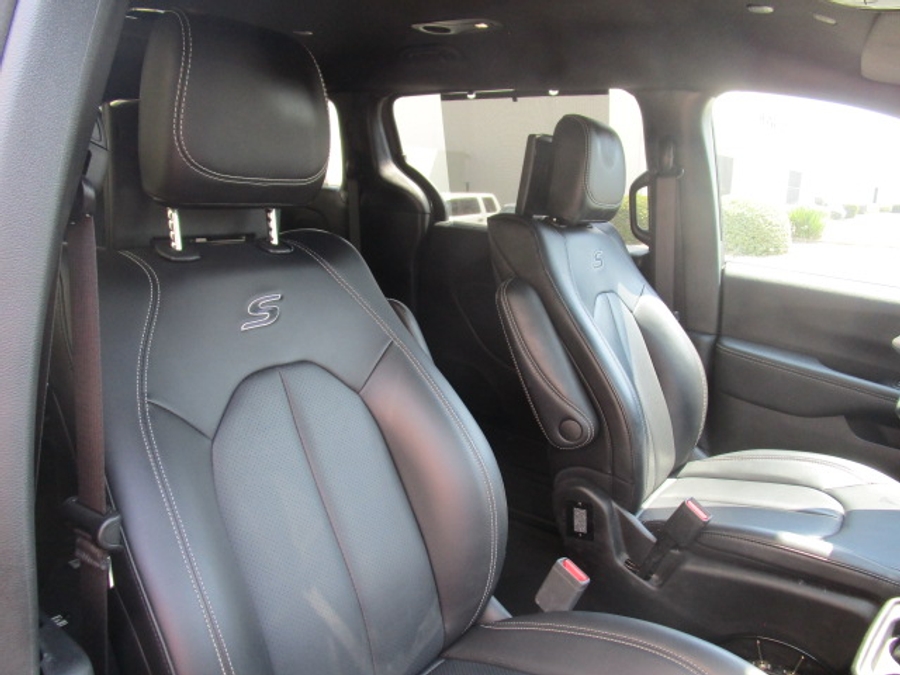 Used 2023 Chrysler Pacifica Touring L - VMI Side Entry Entry In Floor Automatic Ramp