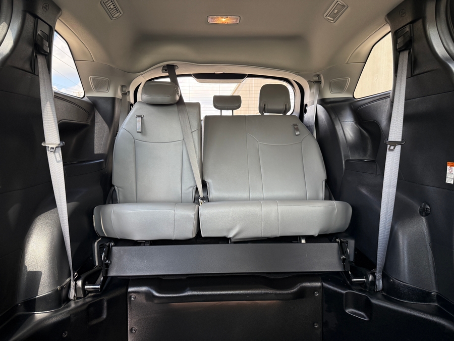Used 2025 Toyota Sienna Hybrid XLE - BraunAbility Side Entry Entry Fold Out Automatic Ramp