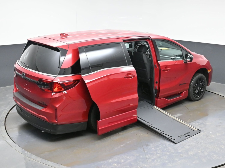 New 2026 Honda Odyssey Sport - BraunAbility Side Entry Entry In Floor Automatic Ramp