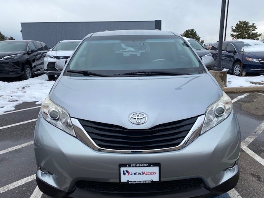 Used 2013 Toyota Sienna LE - BraunAbility Side Entry Entry In Floor Automatic Ramp