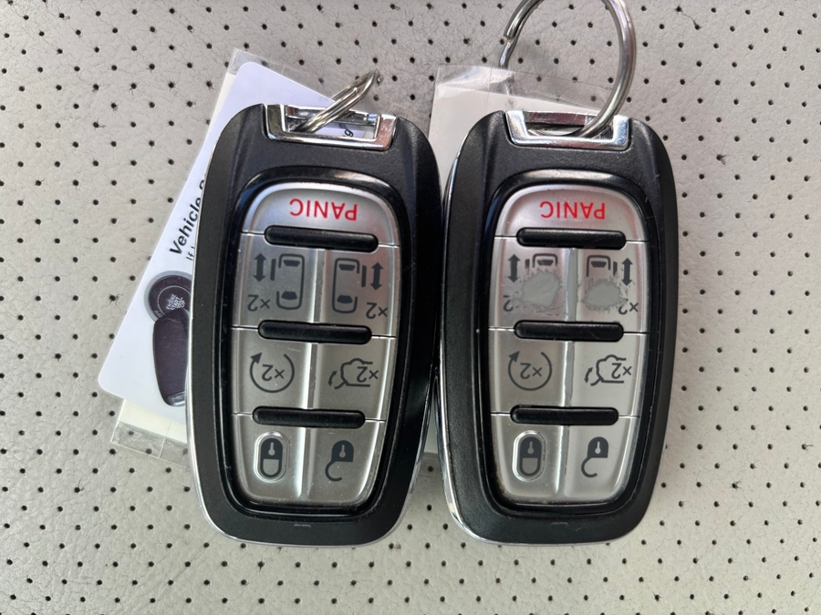 Used 2018 Chrysler Pacifica Touring L - BraunAbility Side Entry Fold Out Automatic Ramp