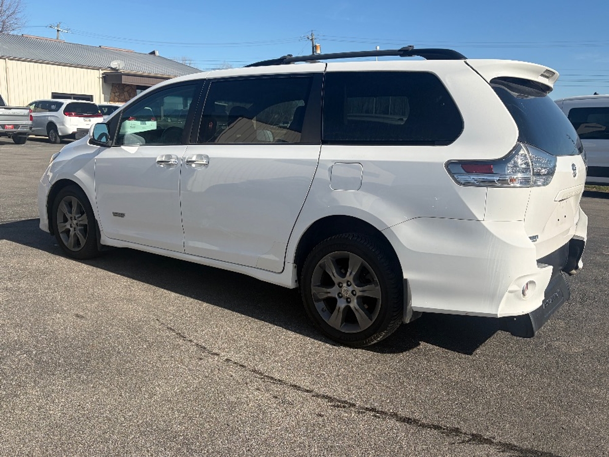2015 TOYOTA SIENNA - Image 7