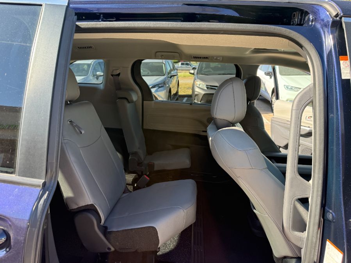 2023 TOYOTA SIENNA - Image 16