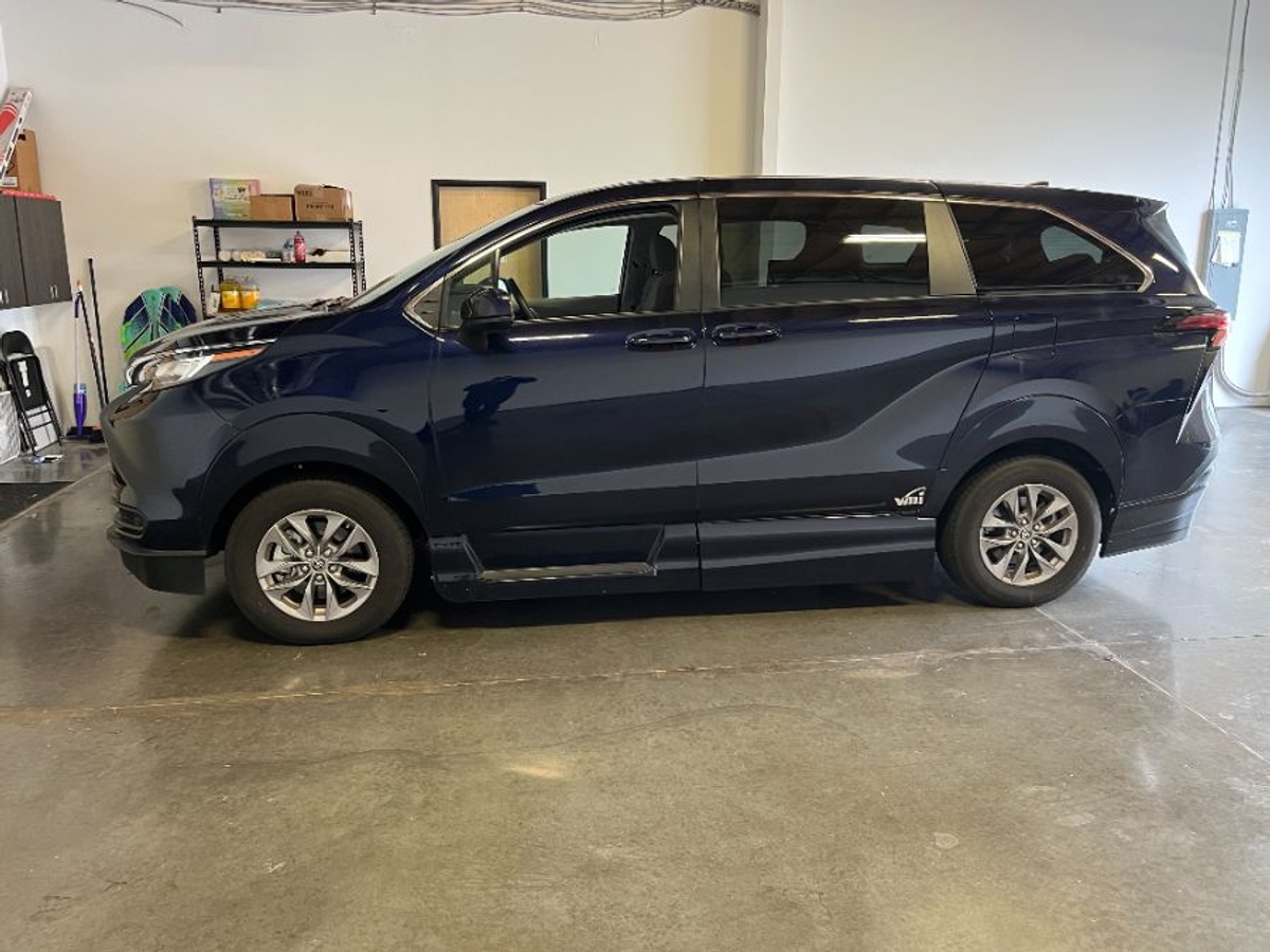 2022 TOYOTA SIENNA - Image 4