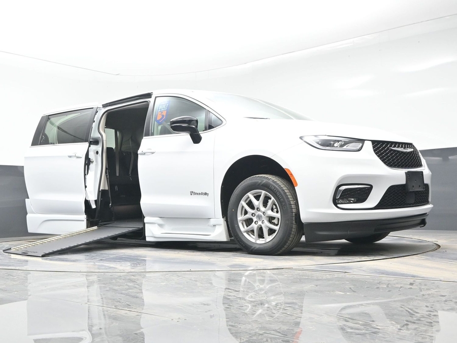 Used 2024 Chrysler Pacifica Touring L - BraunAbility Side Entry Entry In Floor Automatic Ramp
