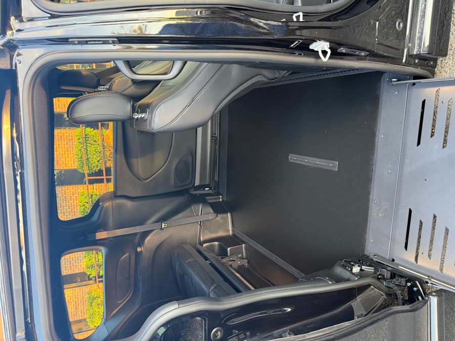 Black Chrysler Pacifica image number 12