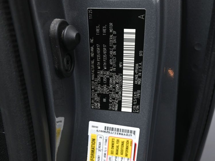 New 2026 Toyota Sienna Hybrid XLE Add - BraunAbility Side Entry Fold Out Automatic Ramp