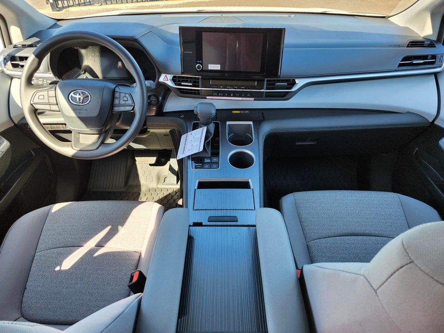 New 2026 Toyota Sienna Hybrid LE - Vantage Mobility Commercial Rear Entry Fold Out Manual Ramp