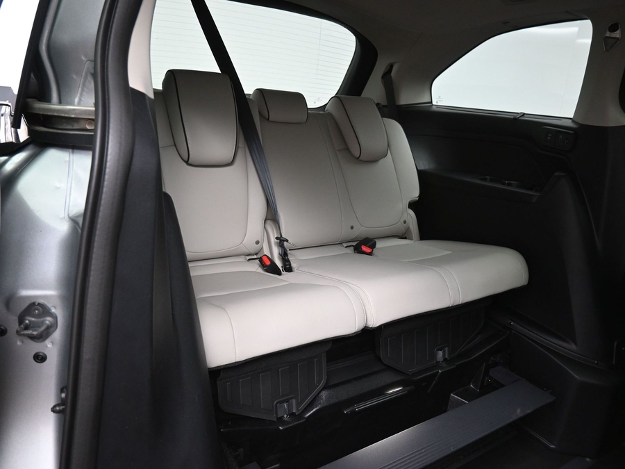 New 2026 Honda Odyssey Touring - BraunAbility Side Entry Entry In Floor Automatic Ramp