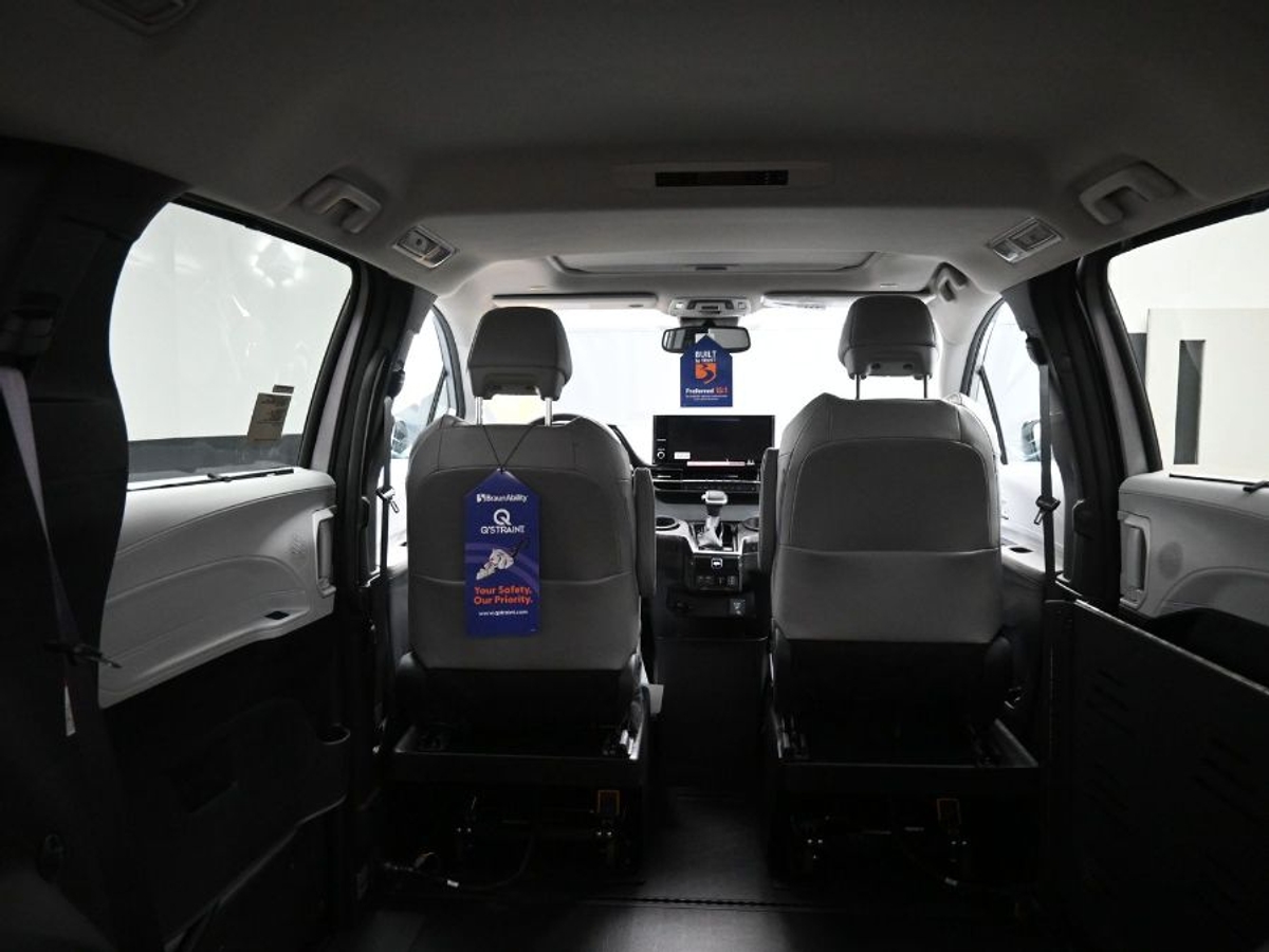 2025 TOYOTA SIENNA - Image 15