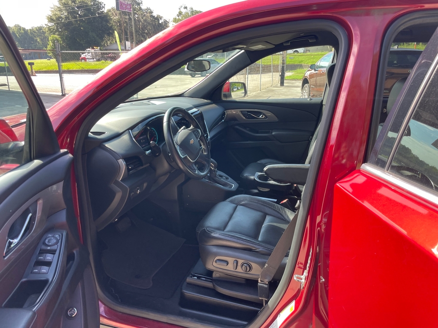 Red Chevrolet Traverse image number 14