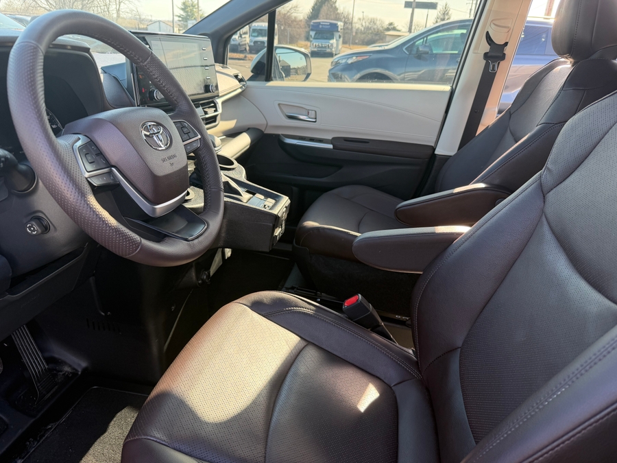 Used 2023 Toyota Sienna Hybrid Platinum - BraunAbility Side Entry Entry Fold Out Automatic Ramp