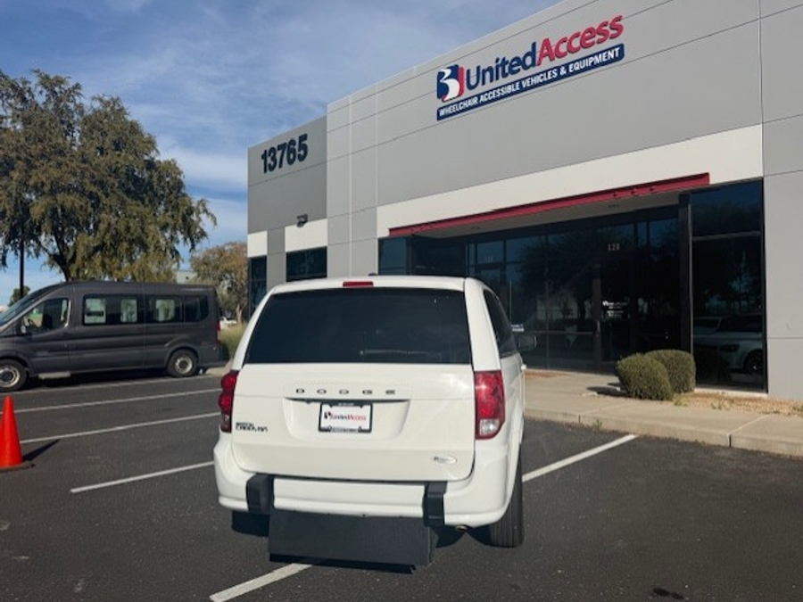 Used 2016 Dodge Grand Caravan SE Plus - International Mobility Rear Entry Entry Fold Out Manual Ramp