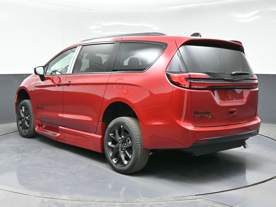 Red Chrysler Pacifica image number 4