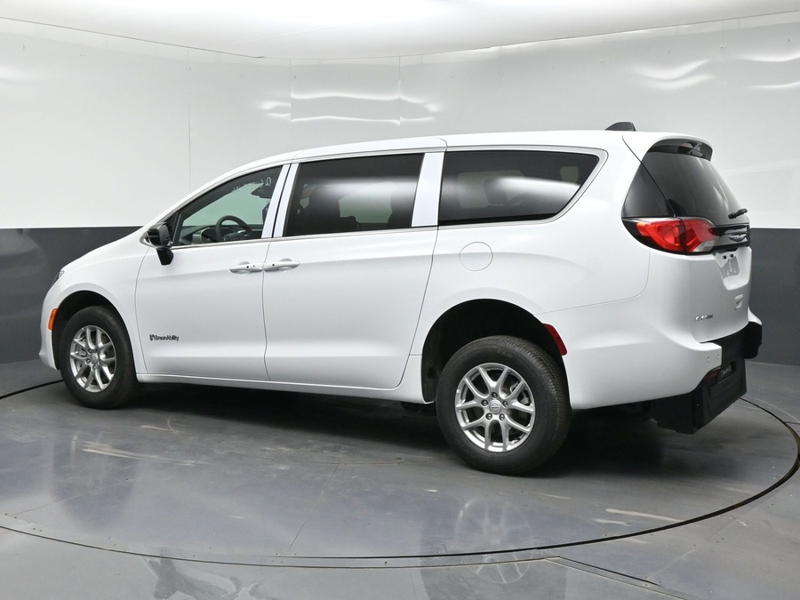 New 2026 Chrysler Voyager LX - BraunAbility Rear Entry Fold Out Manual Ramp
