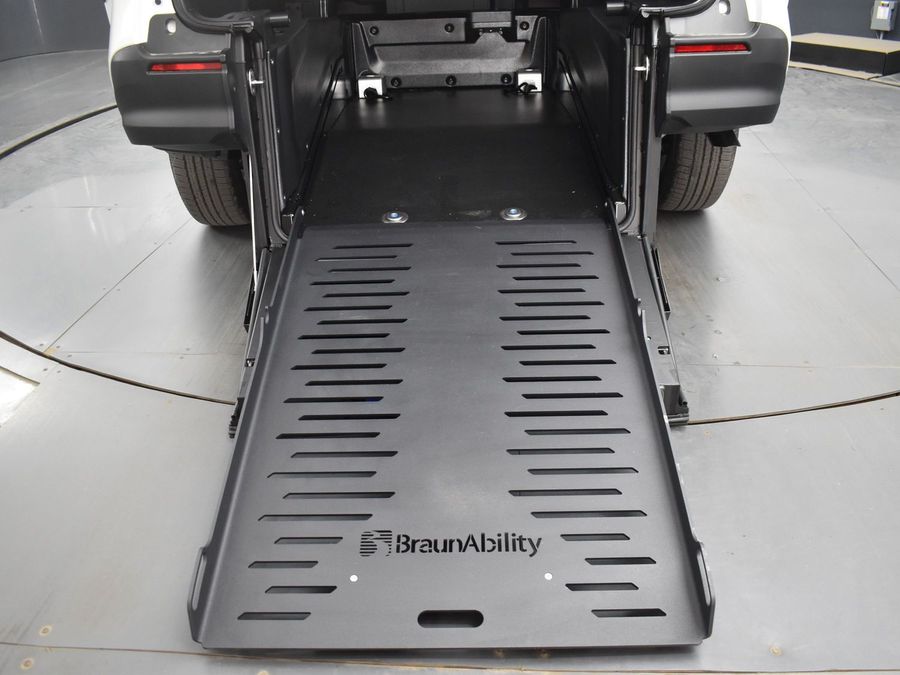 Used 2024 Chrysler Pacifica Touring L - BraunAbility Side Entry Entry Fold Out Automatic Ramp