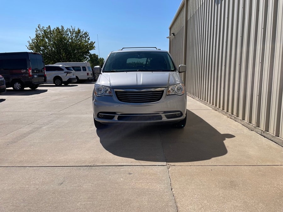 Used 2014 Chrysler Town & Country Touring - VMI Side Entry In Floor Automatic Ramp