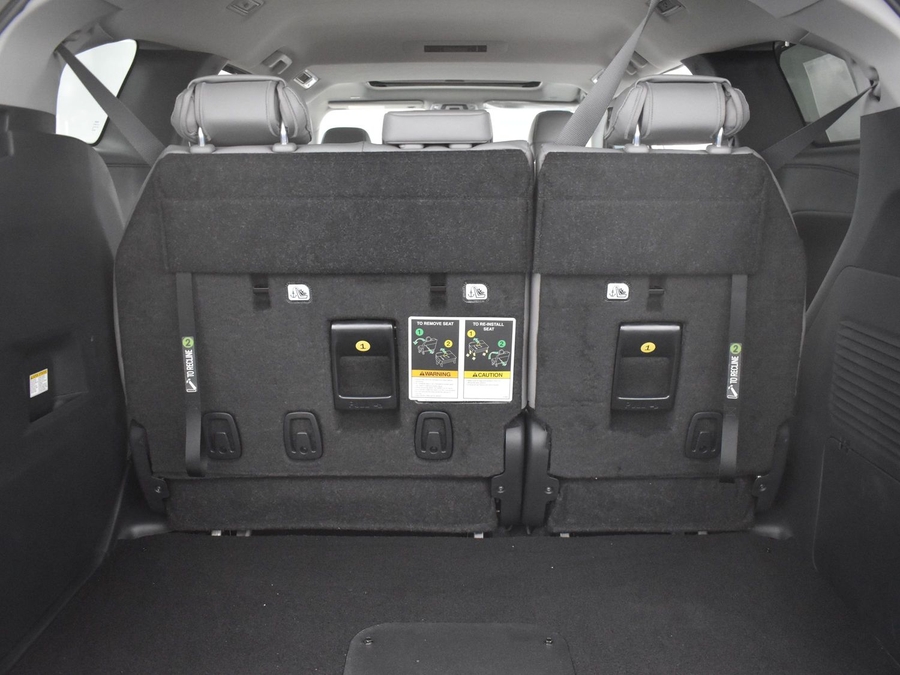 New 2025 Toyota Sienna Hybrid XLE Base - BraunAbility Side Entry Entry Fold Out Automatic Ramp