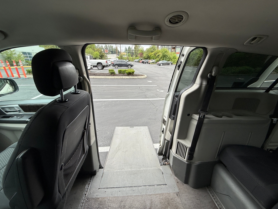 Used 2010 Dodge Grand Caravan SXT - VMI Side Entry In Floor Automatic Ramp