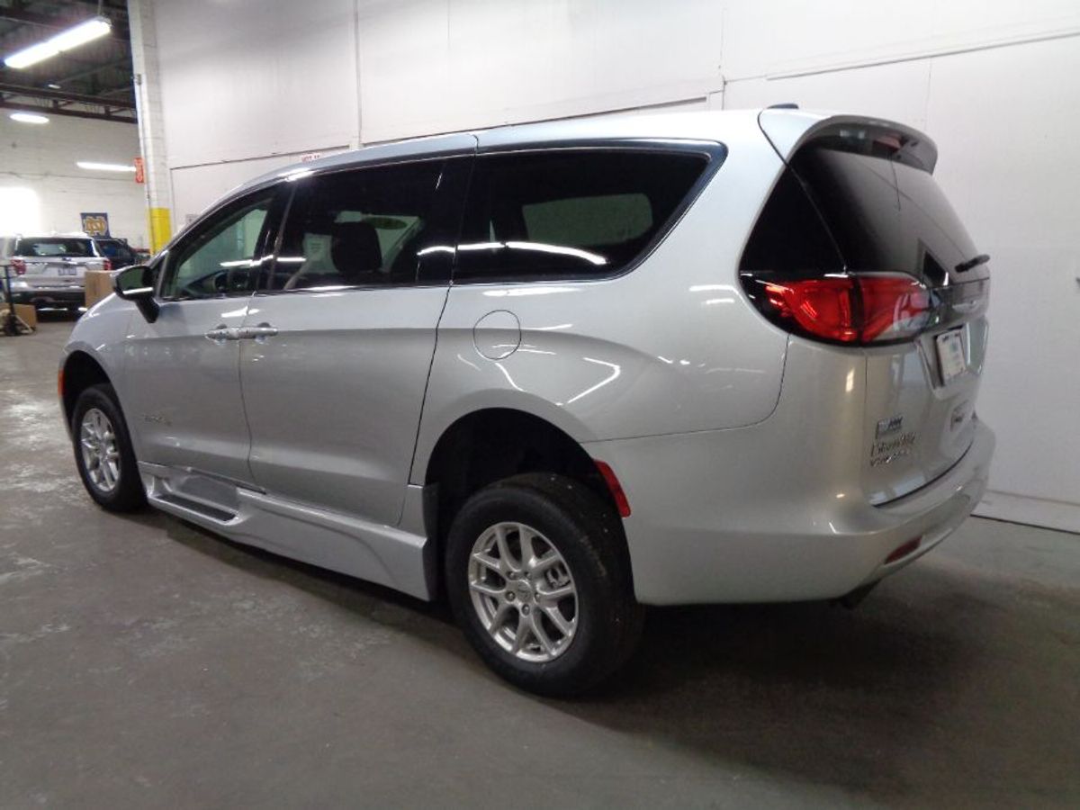 2023 CHRYSLER VOYAGER - Image 8