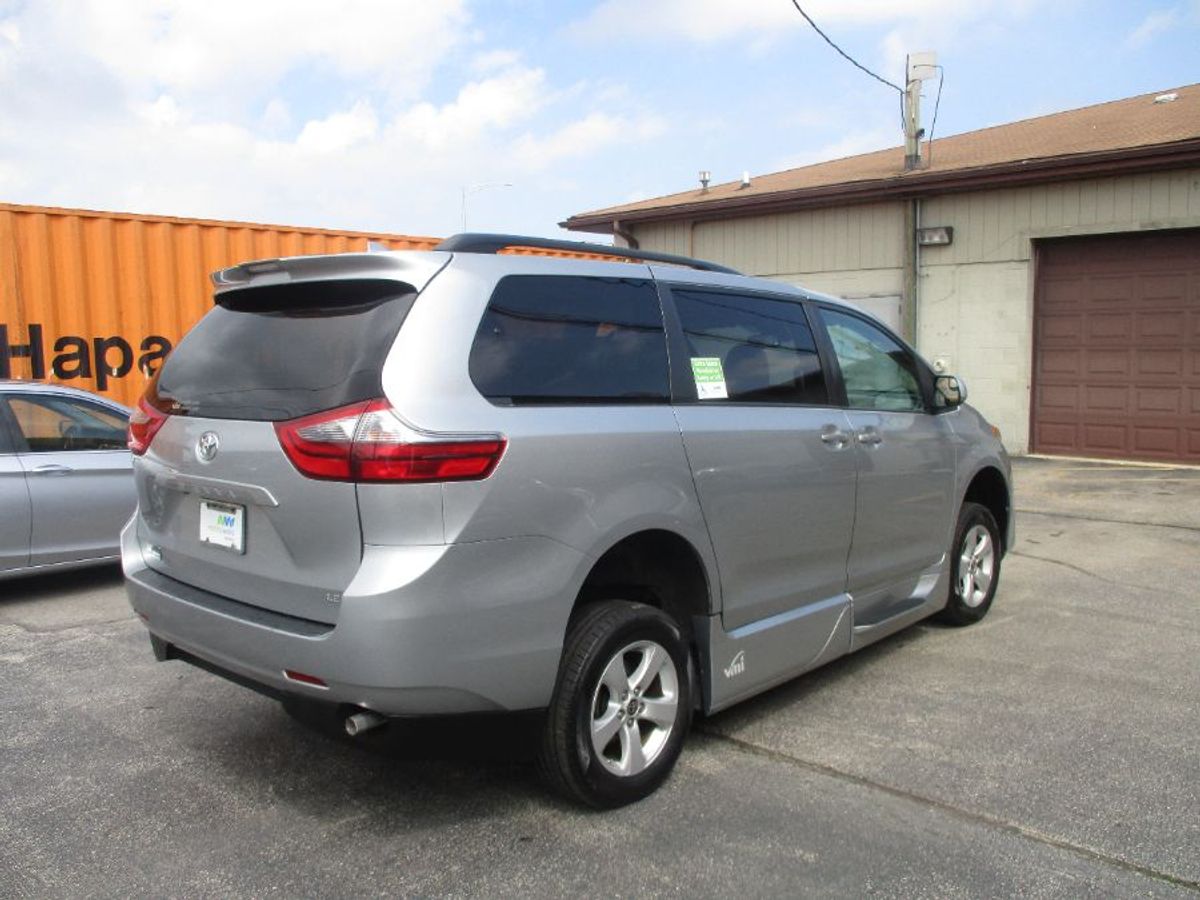 2020 TOYOTA SIENNA - Image 4