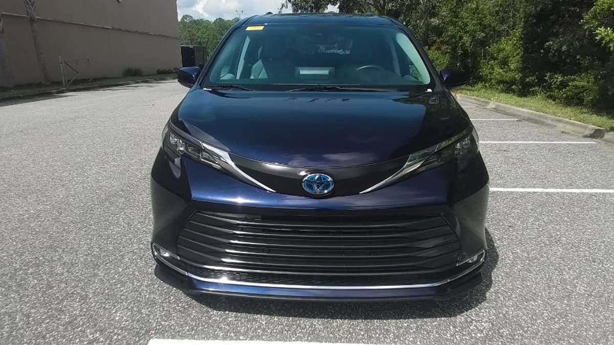 2024 TOYOTA SIENNA - Image 3