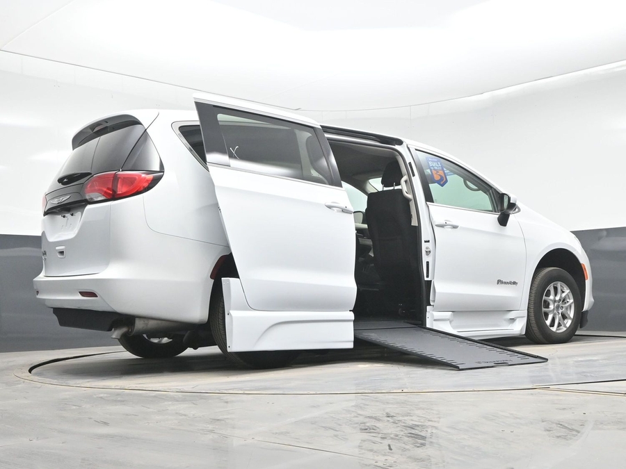 Used 2023 Chrysler Voyager LX - BraunAbility Side Entry Entry In Floor Automatic Ramp